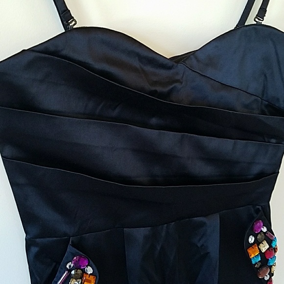 Strapless black dress w detailing on pockets - Picture 3 of 6